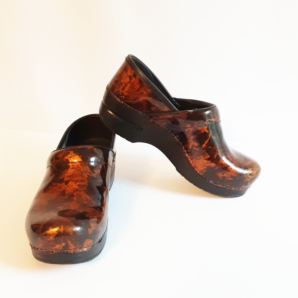 Dansko Copper Leaf Clogs Mules Size 7